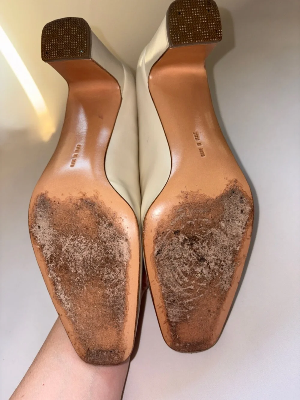 VINTAGE Salvatore Ferragamo Cream Leather Block Heel Pumps Size 9.5 - Picture 7 of 7